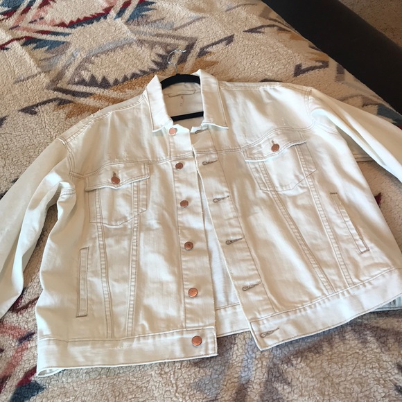 Free People dreaming in white denim jacket - Picture 6 of 8